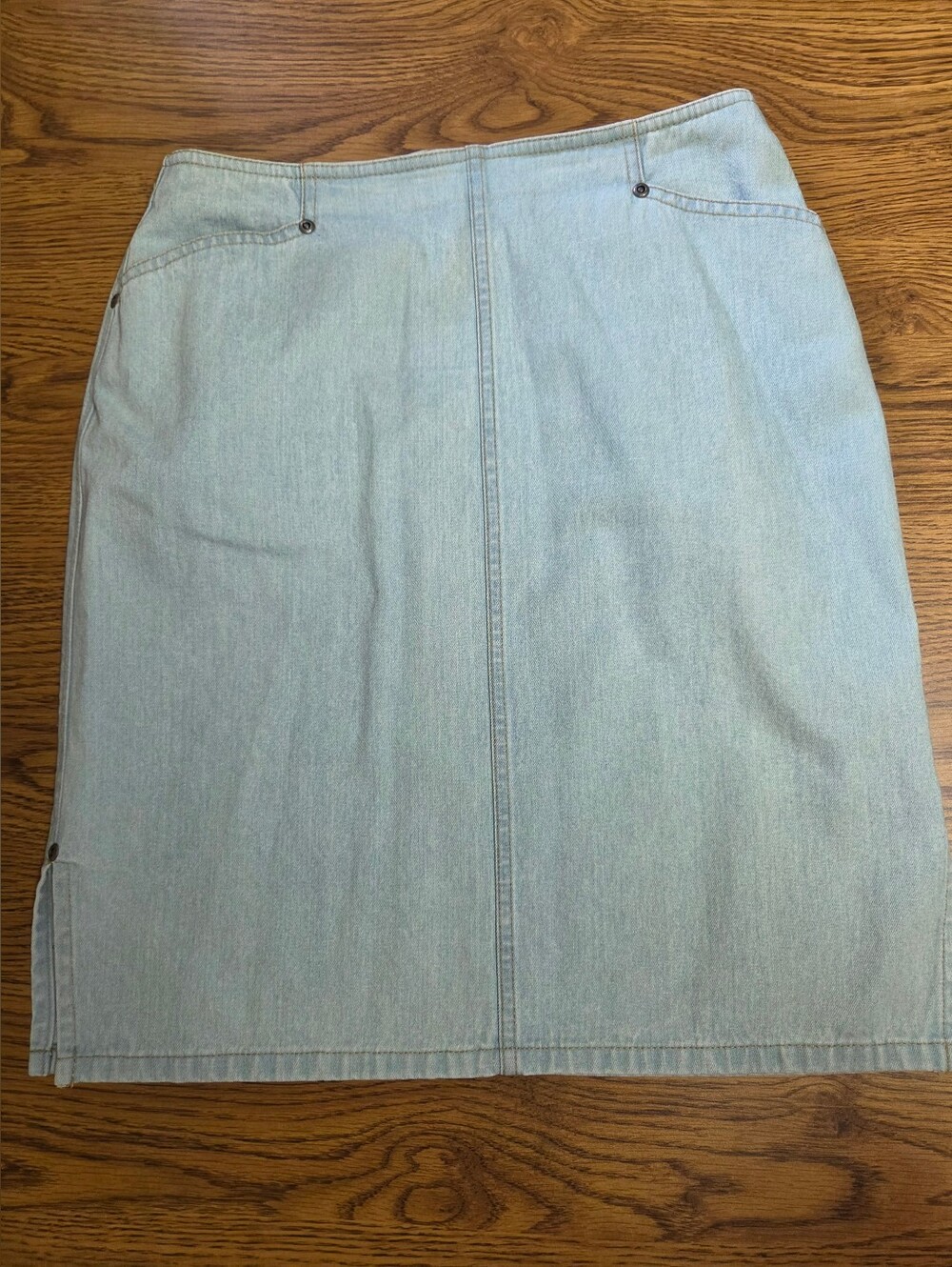 Liz Claiborne Light Wash Denim Pencil Skirt Size 6